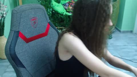 zianichols online show from February 2025 08:02:02 PM