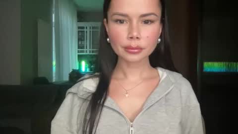 Nensi online show from December 2025 12:10:01 PM