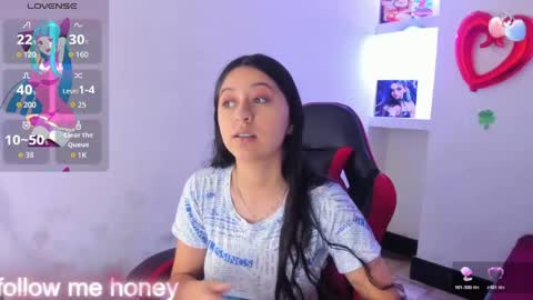 Snapshot of zoe_connor19 chatting on April 2026 08:32:01 PM Z O E online show from April 2026 08:32:01 PM