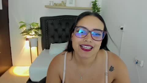 Snapshot of zoe_danae_ chatting on January 2025 03:40:02 PM Zoe online show from January 2025 03:40:02 PM