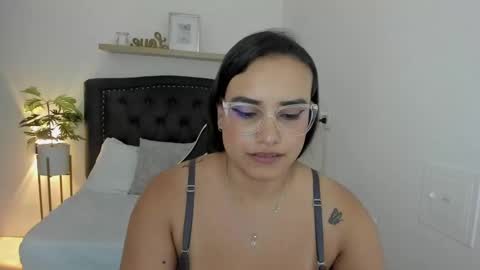 Snapshot of zoe_danae_ chatting on January 2025 03:47:02 PM Zoe online show from January 2025 03:47:02 PM