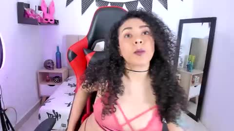 Snapshot of zoe_gruber chatting on December 2024 11:36:02 PM Zoe Gruber online show from December 2024 11:36:02 PM