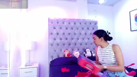 zoe  online show from June 2026 07:26:02 PM