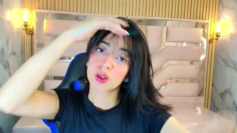 Zoe  online show from October 2025 03:18:01 AM