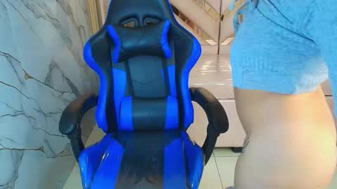 Zoe  online show from November 2025 03:50:01 AM