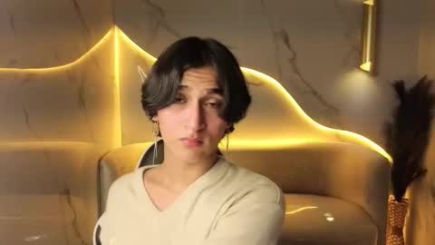 Zoe online show from November 2025 08:08:01 PM