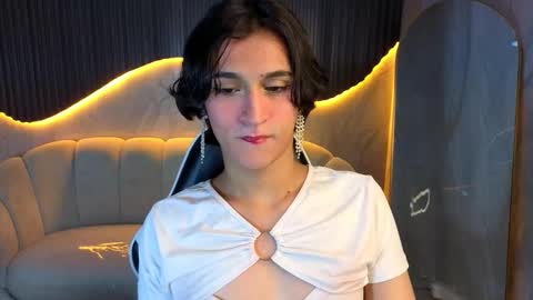 Zoe online show from December 2025 07:53:01 PM