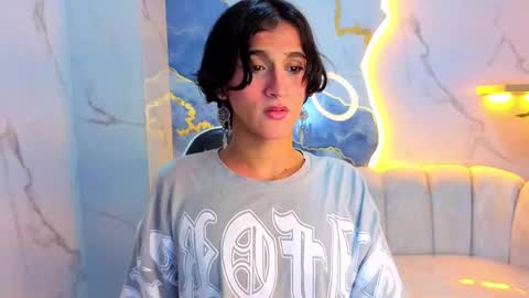 Zoe online show from December 2025 01:07:01 PM