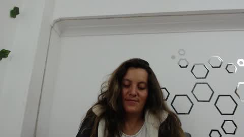 Carolina online show from November 2025 09:29:02 PM