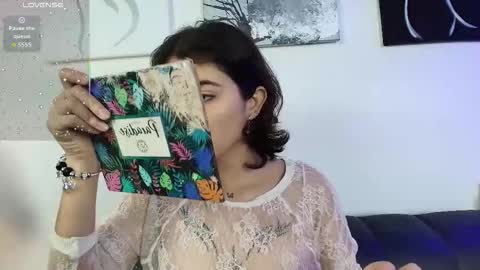 Zoe online show from November 2025 12:49:02 PM