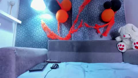 Zoe online show from November 2025 12:40:02 PM