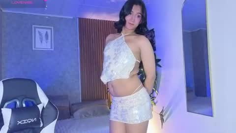 Snapshot of zoee_kiss_ chatting on July 2026 05:34:01 AM ZOE online show from July 2026 05:34:01 AM