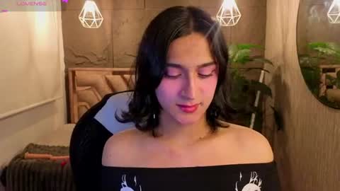 Snapshot of zoee_kiss_ chatting on August 2026 05:06:02 AM ZOE online show from August 2026 05:06:02 AM