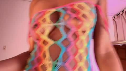 Snapshot of zoeedreams chatting on May 2026 01:57:16 AM ZoeDreams online show from May 2026 01:57:16 AM