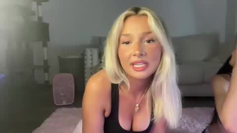 Snapshot of zoegabrielle chatting on May 2026 05:26:02 AM Zoe online show from May 2026 05:26:02 AM