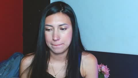 Snapshot of zoegp chatting on December 2024 04:04:02 AM Laura online show from December 2024 04:04:02 AM