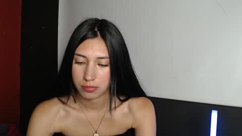 Snapshot of zoegp chatting on January 2025 06:31:01 AM Laura online show from January 2025 06:31:01 AM