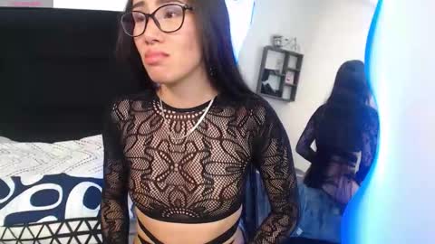 Snapshot of zoegp chatting on September 2025 04:34:02 AM Laura online show from September 2025 04:34:02 AM