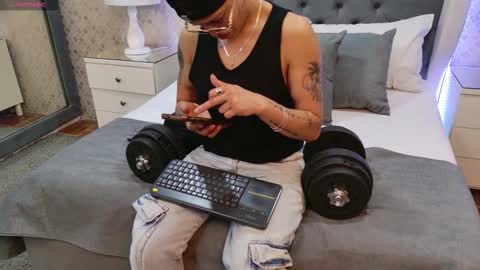 Snapshot of zoekrug chatting on December 2025 07:21:01 PM Zoe Krug online show from December 2025 07:21:01 PM