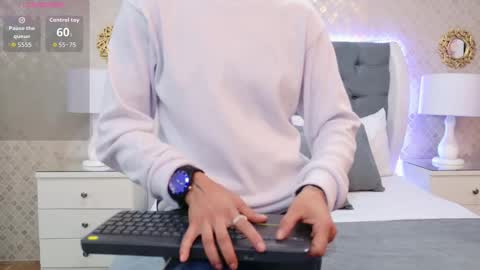 Snapshot of zoekrug chatting on January 2026 01:15:02 PM Zoe Krug online show from January 2026 01:15:02 PM