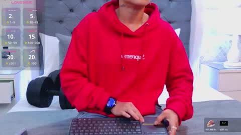 Snapshot of zoekrug chatting on January 2026 01:04:01 PM Zoe Krug online show from January 2026 01:04:01 PM