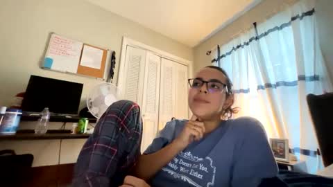 LovelyLatin25 online show from October 2025 10:49:02 PM