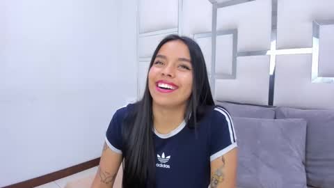 ZoeSwam online show from February 2025 01:44:01 PM