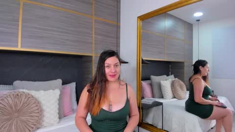 ZOE online show from November 2025 01:04:01 PM