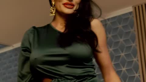 Snapshot of zoeylarkens chatting on February 2025 04:48:01 PM Zoey online show from February 2025 04:48:01 PM