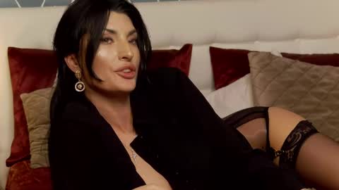 Snapshot of zoeylarkens chatting on February 2025 11:19:02 PM Zoey online show from February 2025 11:19:02 PM