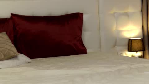 Snapshot of zoeylarkens chatting on February 2025 09:00:01 PM Zoey online show from February 2025 09:00:01 PM