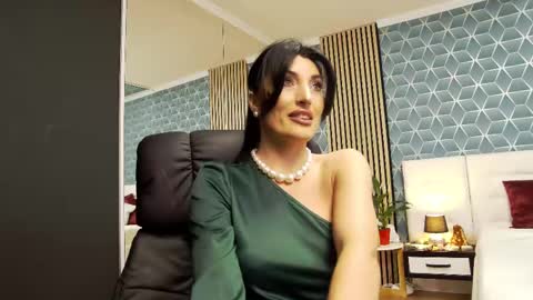 Snapshot of zoeylarkens chatting on February 2025 03:08:02 PM Zoey online show from February 2025 03:08:02 PM