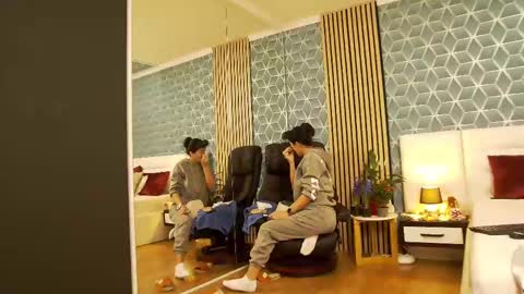 Snapshot of zoeylarkens chatting on February 2025 04:20:02 PM Zoey online show from February 2025 04:20:02 PM