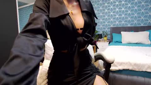 Snapshot of zoeylarkens chatting on November 2025 05:00:01 PM Zoey online show from November 2025 05:00:01 PM