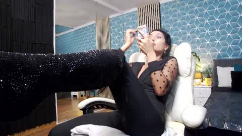 Snapshot of zoeylarkens chatting on November 2025 10:00:02 PM Zoey online show from November 2025 10:00:02 PM