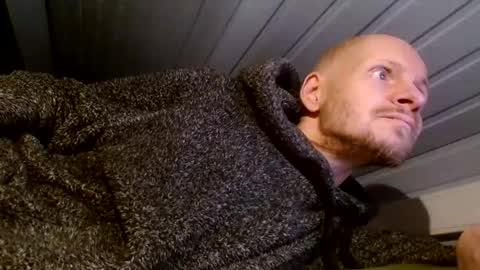 Snapshot of zolexthomas chatting on December 2024 03:55:02 PM zolexthomas online show from December 2024 03:55:02 PM