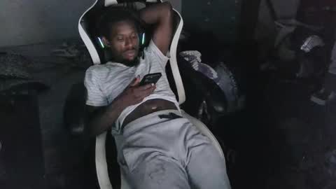 zoneingout online show from November 2025 03:38:01 AM