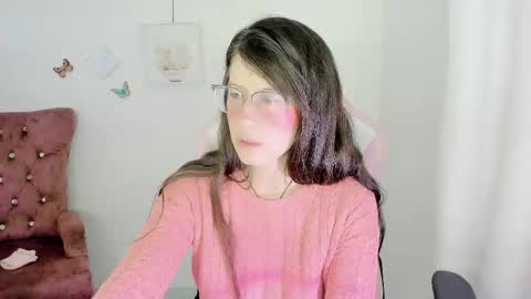 Snapshot of zooeybelair chatting on November 2025 04:40:01 PM Alicie online show from November 2025 04:40:01 PM