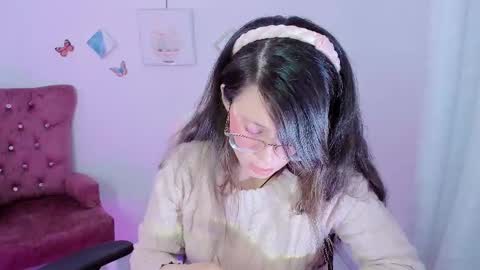 Snapshot of zooeybelair chatting on November 2025 04:54:02 AM Alicie online show from November 2025 04:54:02 AM