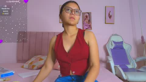 Snapshot of zoow_bluussh chatting on February 2026 12:04:01 PM Zoe online show from February 2026 12:04:01 PM