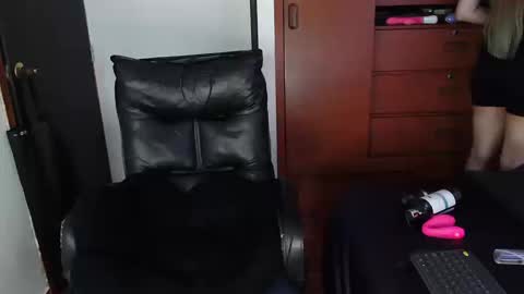 zpzphot online show from September 2025 12:24:02 AM