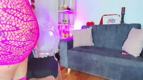 Snapshot of zully_green chatting on August 2026 04:33:01 AM zully_green online show from August 2026 04:33:01 AM