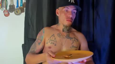 Snapshot of zyongarcia2020 chatting on December 2024 10:02:01 AM zyon garcia online show from December 2024 10:02:01 AM