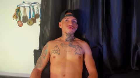 Snapshot of zyongarcia2020 chatting on December 2024 07:35:01 AM zyon garcia online show from December 2024 07:35:01 AM