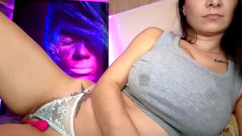 zzarraaa online show from November 2025 08:31:01 PM