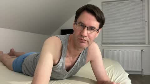 Snapshot of zzz123_cam chatting on April 2026 10:14:02 PM zzz123_cam online show from April 2026 10:14:02 PM