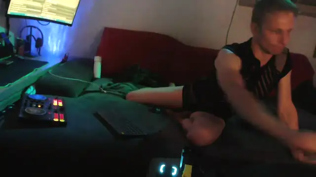 Snapshot of davidgntxxxxx chatting on October 2025 04:41:02 PM davidgntxxxxx online show from October 2025 04:41:02 PM