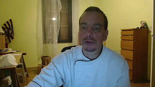 Snapshot of cloupefun chatting on December 2024 04:43:02 AM cloupefun online show from December 2024 04:43:02 AM