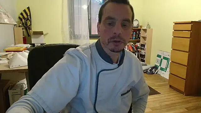 Snapshot of cloupefun chatting on December 2024 06:09:01 AM cloupefun online show from December 2024 06:09:01 AM