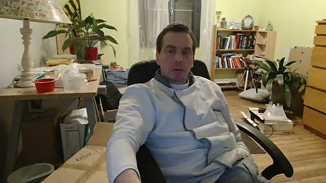 Snapshot of cloupefun chatting on January 2025 05:10:01 AM cloupefun online show from January 2025 05:10:01 AM